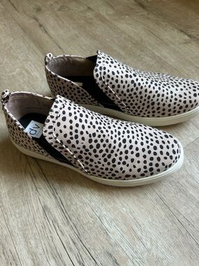 DV by Dolce Vita Cheetah Spotted Print Slip-On Sneakers-Size 9.5